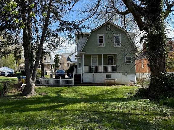 back porch, fenced yard