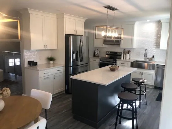 6 Buttonwood Cir, North Attleboro, MA 02760