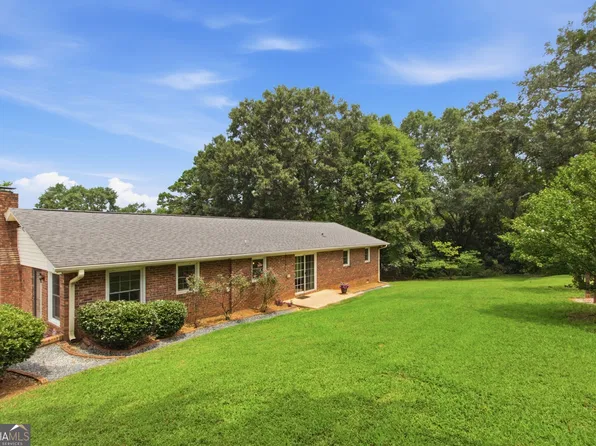520 Springdale Dr, Royston, GA 30662
