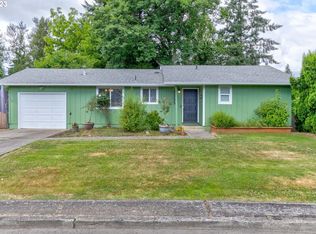 3355 Hillside Ct, Hubbard, OR 97032