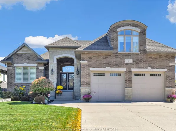 2 Malibu Dr, Leamington, ON N8H 5G5
