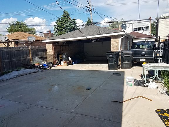3rd image of 2837 N Austin Ave
