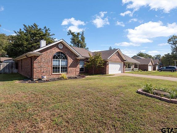 3rd image of 110 Cedar Ln