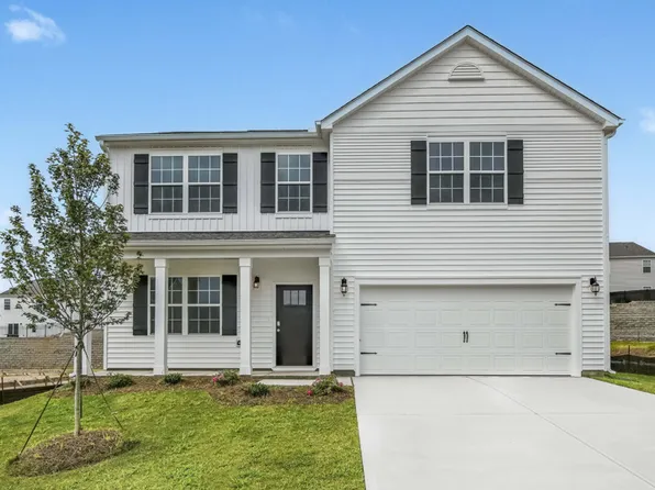 396 Rusling Leaf Dr, Fuquay Varina, NC 27526