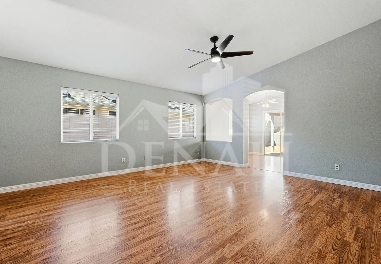 3 bed, 2.0 bath, 1304 sqft, $1,795 — Photo 4