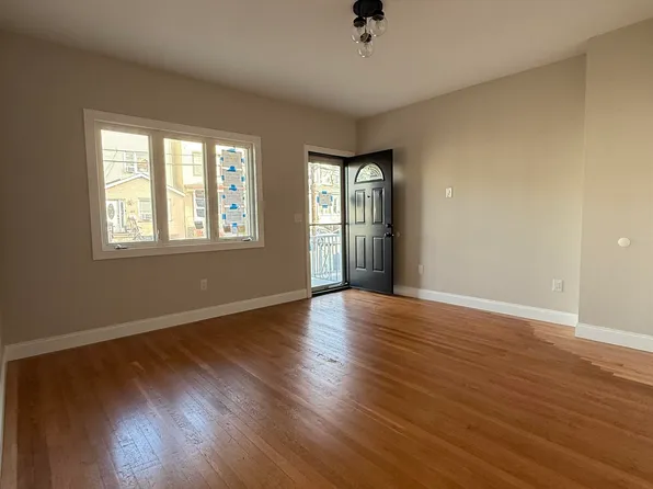 183a Lexington Avenue image 9 of 18