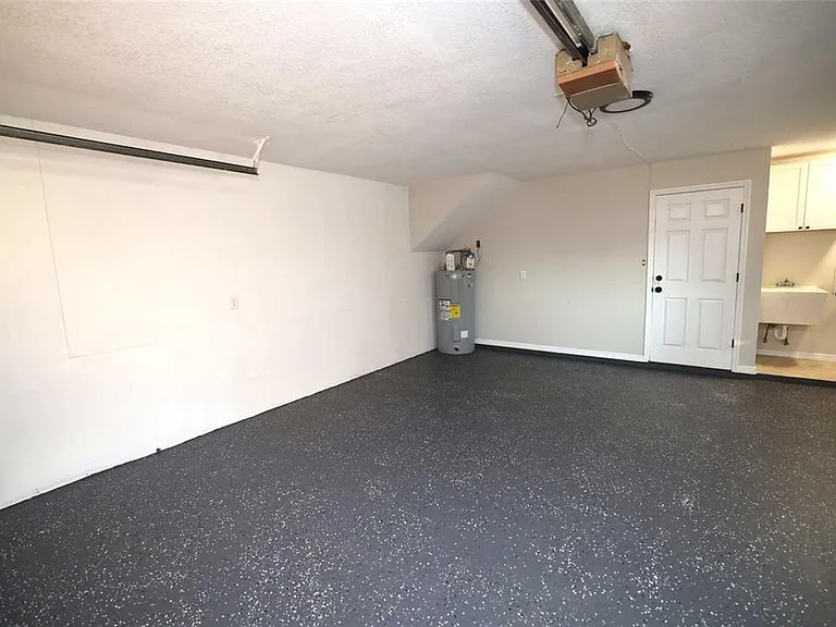 5667 Creekwood Dr — Photo 14