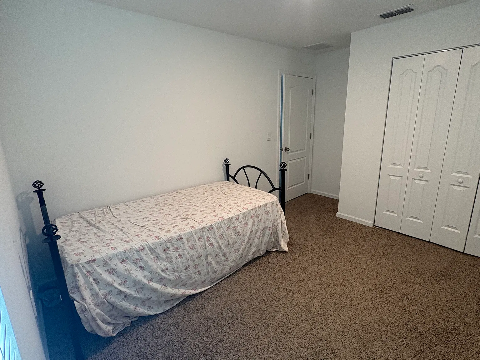 3 bed, 1222 sqft, $650 — Photo 1