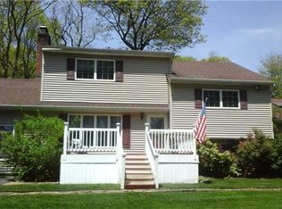 5 Violet Dr, South Huntington, NY 11746