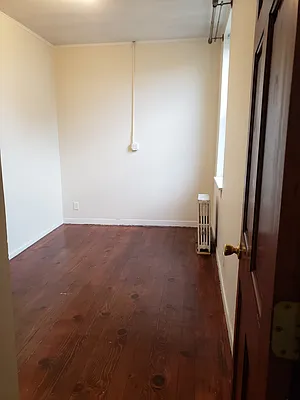 Rented by MCR Realty | media 6
