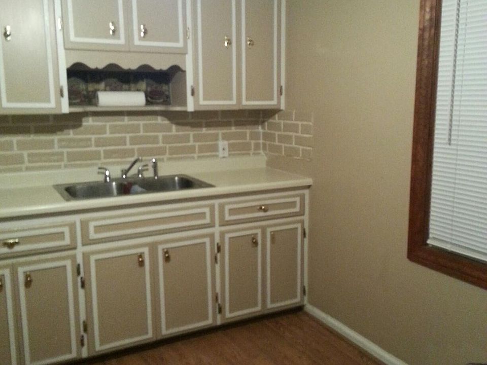 2nd image of 744 Pettibone Ave