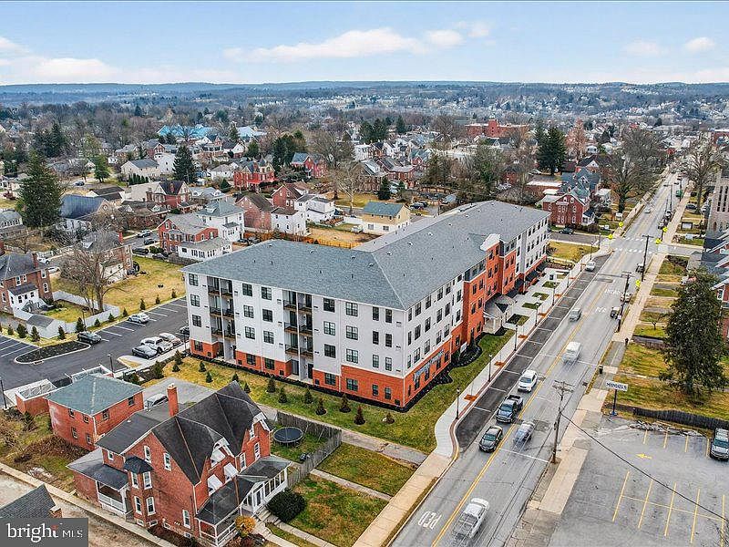 1st image of 624 Main St #218