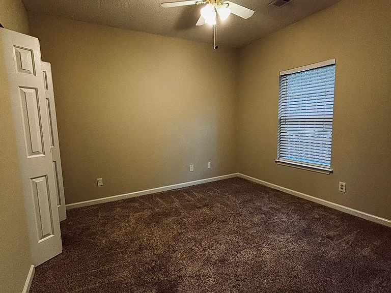 3923 Gladiola Ct #201 — Photo 44