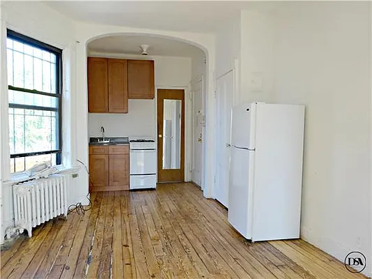 Rented by DSA Realty | media 18