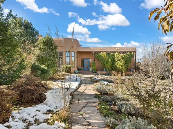 16 Camino Delilah, Santa Fe, NM 87506