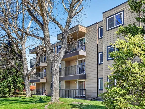 36 S Glenbrook Cres #204, Cochrane, AB T4C 1T2