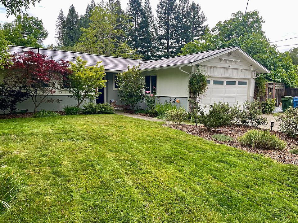 1st image of 4 Ramona Dr