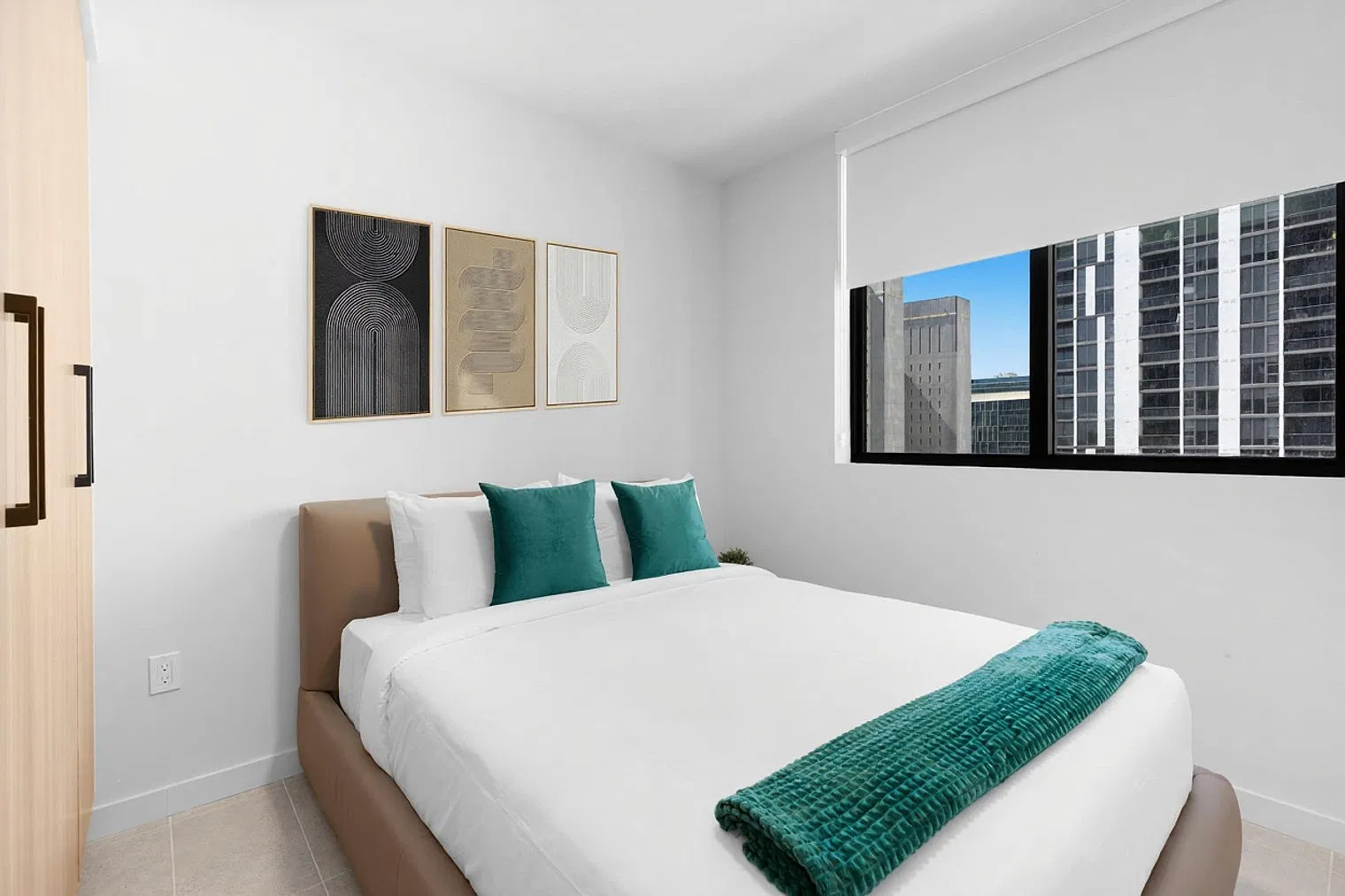1 bed, 1.0 bath, 602 sqft, $5,952 — Photo 2