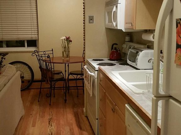 5th image of 155 S Pennsylvania St APT 103