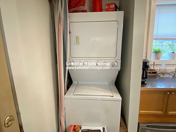 5th image of 7432 N Seeley Ave #2N