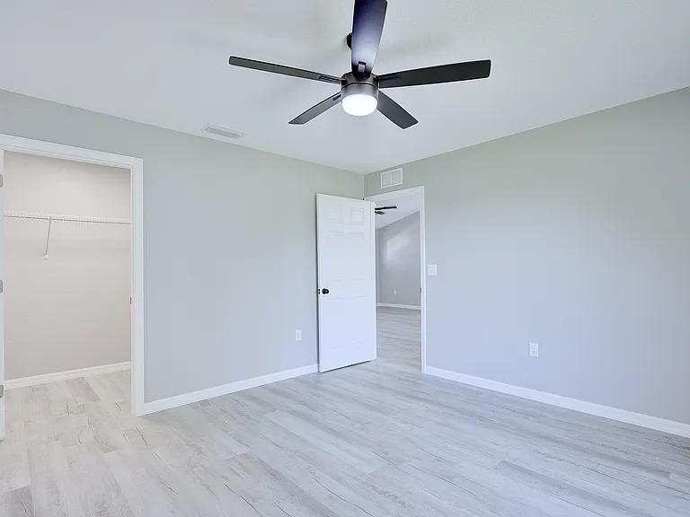 136 Friendly Cir — Photo 17