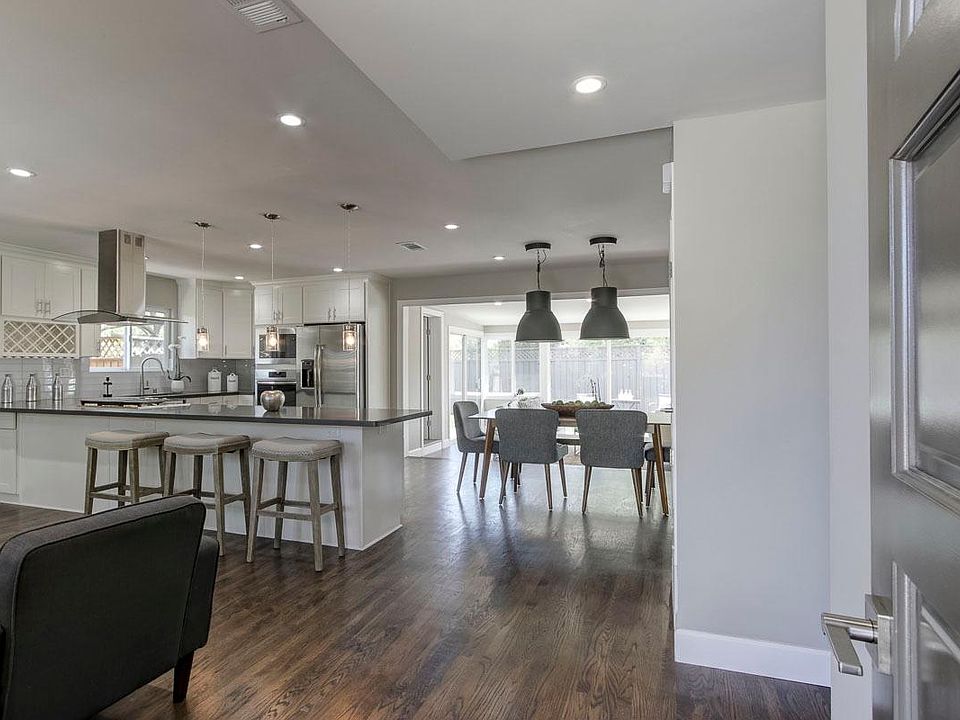 Chef's kitchen