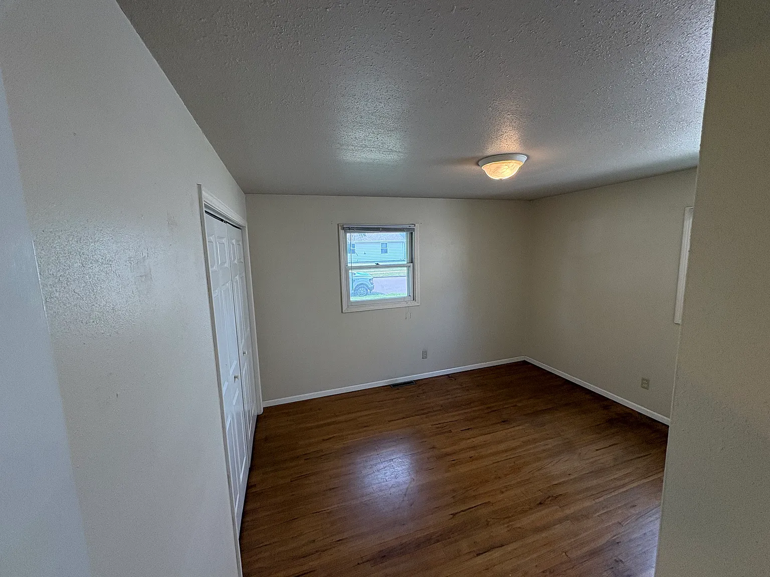 2 bed, 1600 sqft, $1,200 — Photo 3