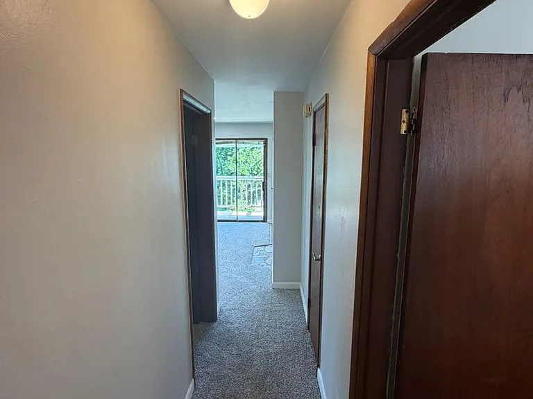 852 Nickerson — Photo 10