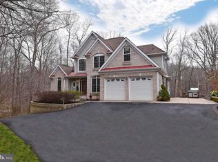 8013 Lake Dr, Manassas, VA