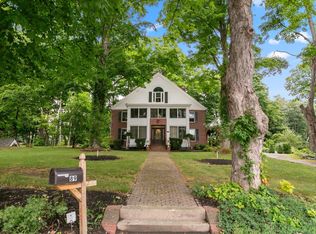 89 Elm St, Epping, NH 03042
