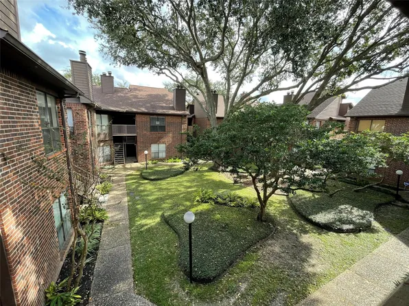 3100 Walnut Bend Ln APT 208, Houston, TX 77042