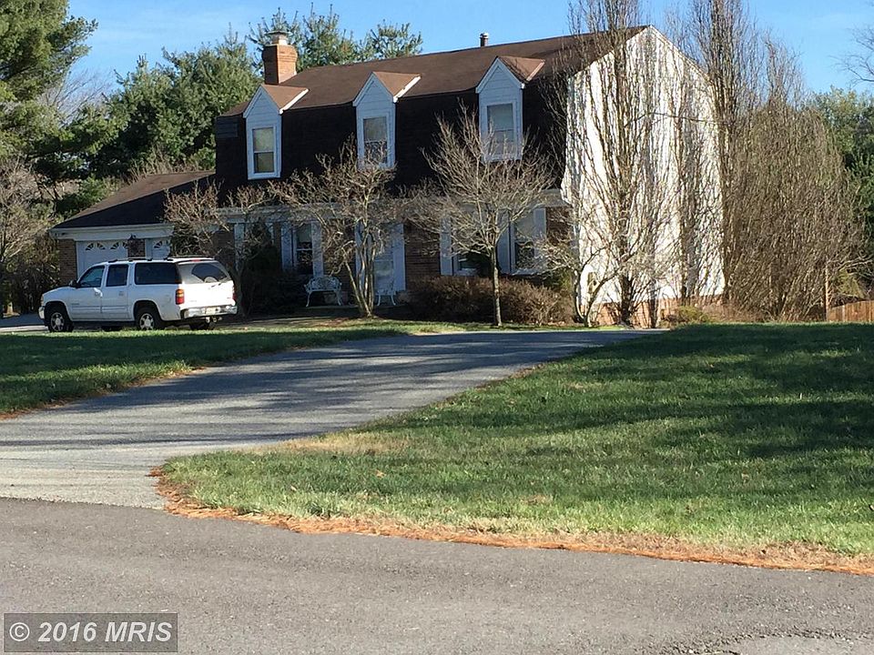 2nd image of 9 Lake Christopher Ct