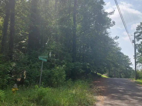 1900 Deerwood Pl, Macon, GA 31211