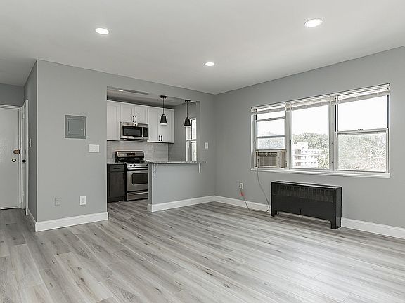 Living Room/Kitchen