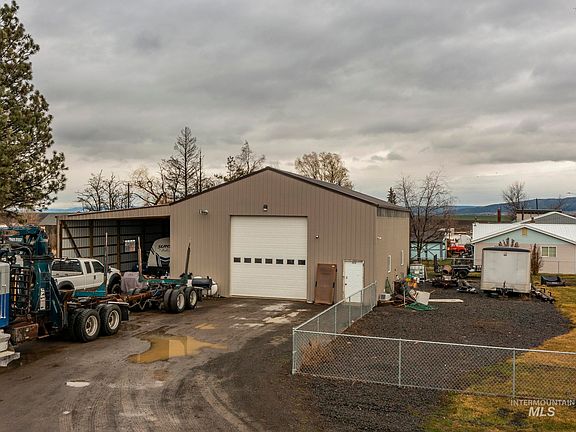 3rd image of 325 Sherwin St