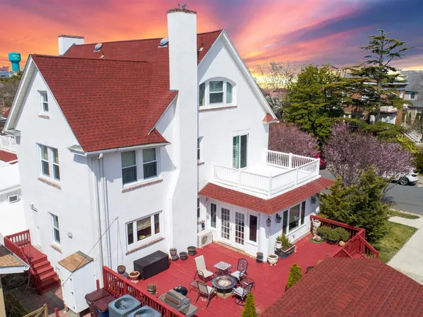 2 S Oxford Ave, Ventnor, NJ 08406