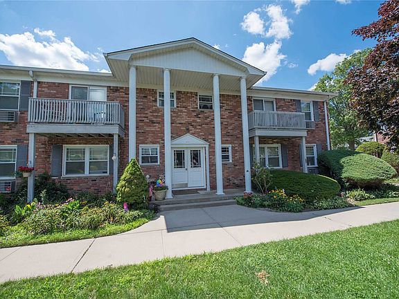 2nd image of 30 Fairharbor Dr #30