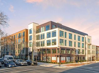 701 N Henry St #312, Alexandria, VA
