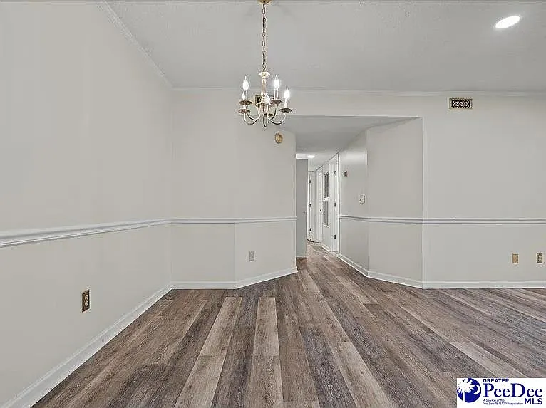 701 Coventry Ln — Photo 5