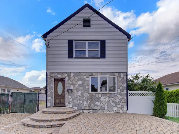 104 E Pennywood Avenue, Roosevelt, NY 11575