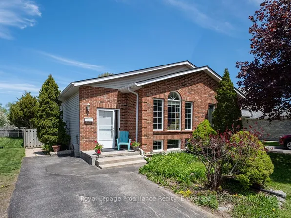 611 Barnsley Cres, Kingston, ON K7M 8X4
