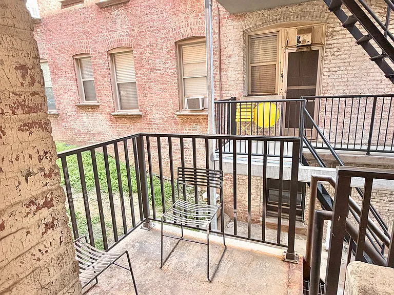 2827 28th St NW #11 — Photo 8