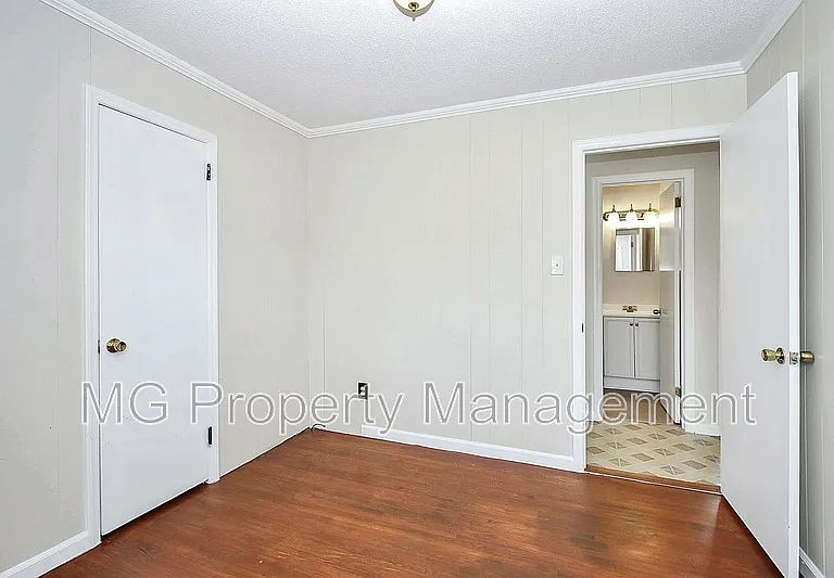 243 Eden Cir — Photo 25
