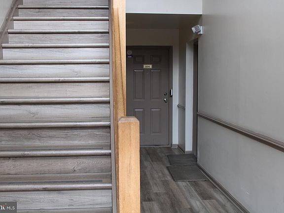 3rd image of 9811 Lake Pointe Ct APT 104