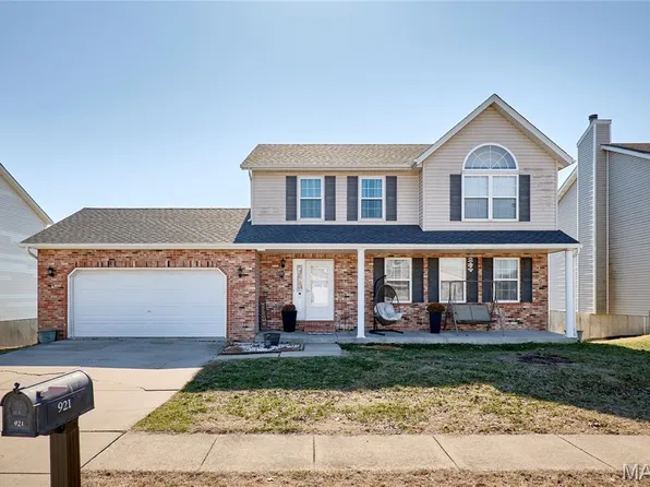 921 Chesapeake Junction Ln, O'Fallon, IL 62269