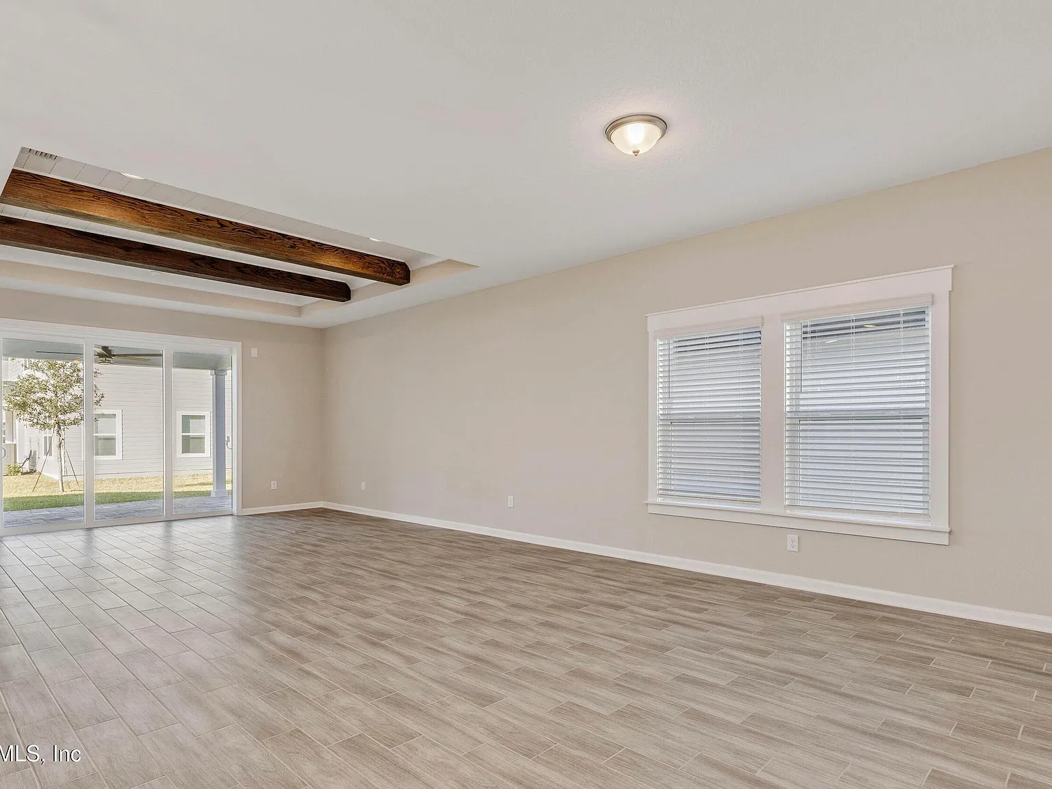 5 bed, 3.0 bath, 2292 sqft, $2,700 — Photo 3