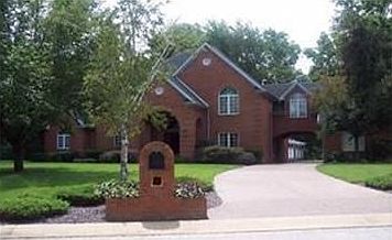 Beautiful property! Prestigious Neighborhood