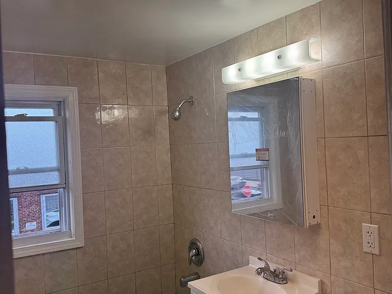 21 E 12th St #2 — Photo 12