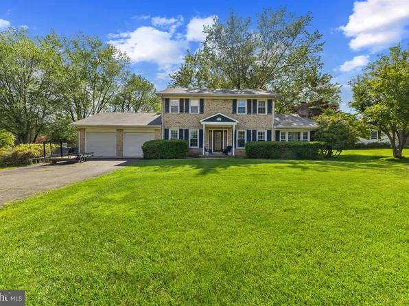 7176 King William St, Warrenton, VA 20187