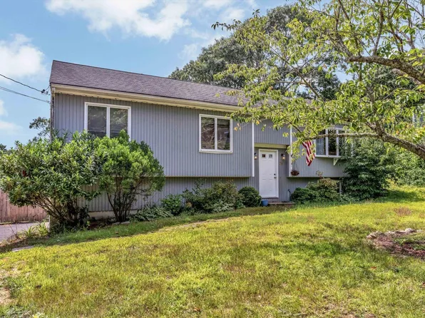 76 Spectacle Pond Drive, East Falmouth, MA 02536